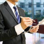 「取材」「取材する」って英語で言うと?