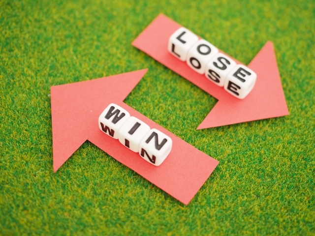 「明暗を分ける」って英語で言うと？